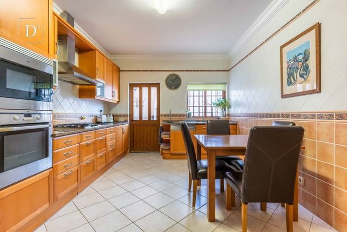 Image No.8-3 Bed House for sale