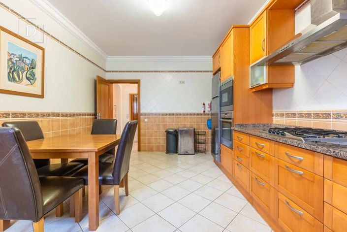 Image No.9-3 Bed House for sale