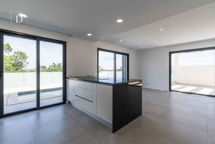 Image No.16-4 Bed House for sale