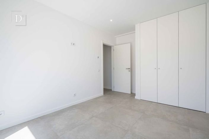 Image No.19-4 Bed House for sale
