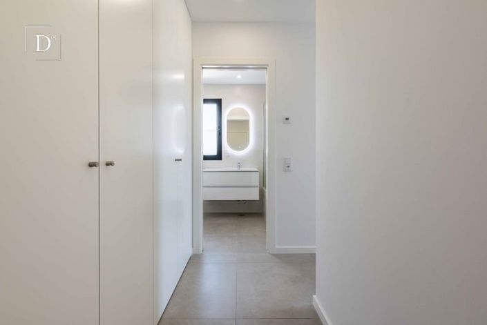 Image No.23-4 Bed House for sale
