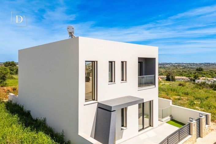 Image No.27-4 Bed House for sale
