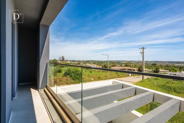 Image No.28-4 Bed House for sale