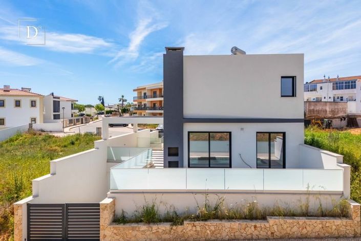 Image No.29-4 Bed House for sale