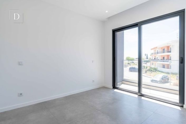 Image No.33-4 Bed House for sale