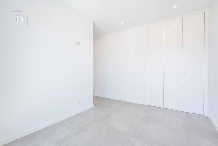 Image No.34-4 Bed House for sale