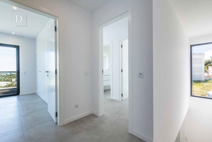Image No.35-4 Bed House for sale