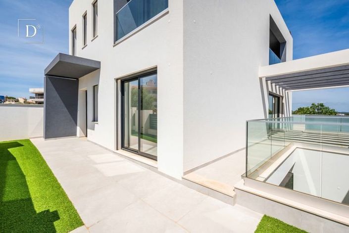 Image No.4-4 Bed House for sale