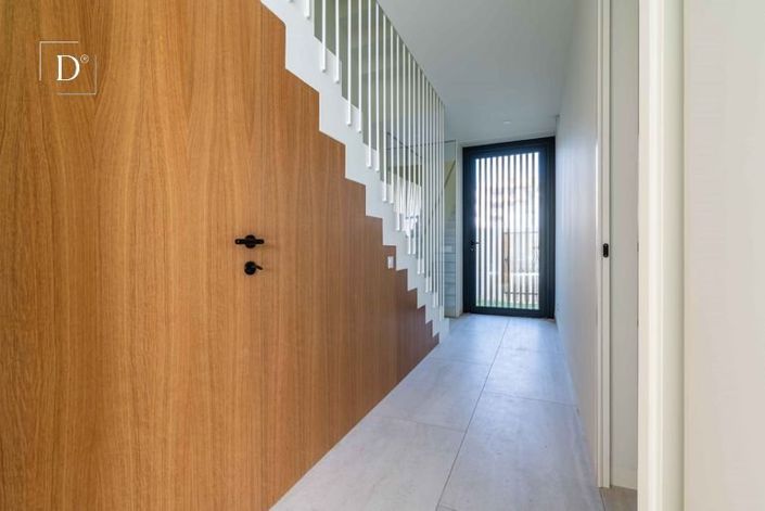 Image No.21-4 Bed House for sale