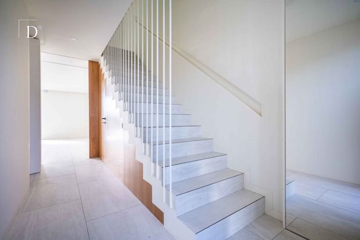 Image No.27-4 Bed House for sale