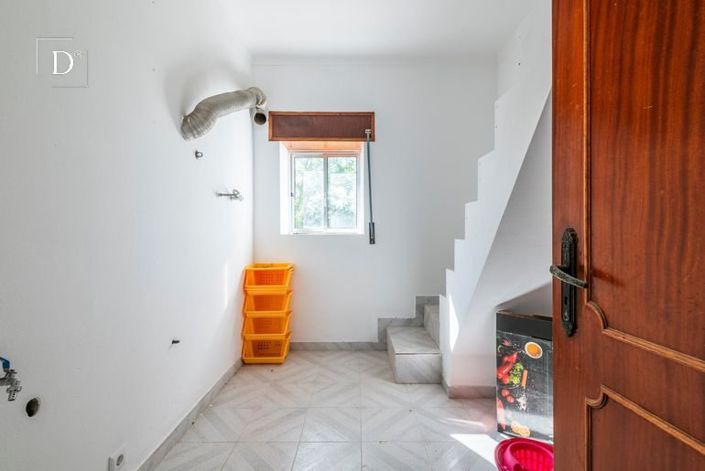 Image No.18-3 Bed House for sale