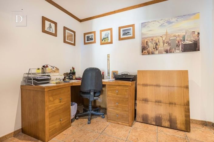 Image No.11-3 Bed House for sale