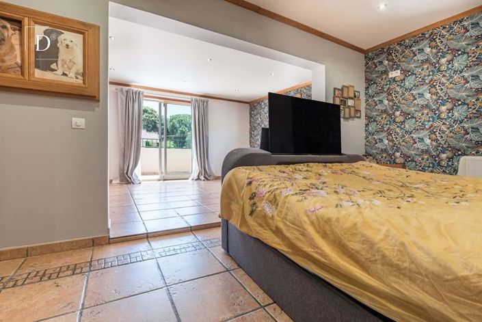 Image No.18-3 Bed House for sale
