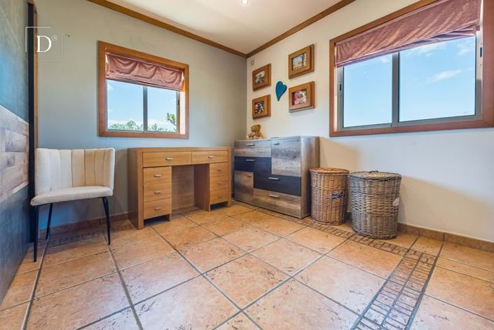 Image No.20-3 Bed House for sale