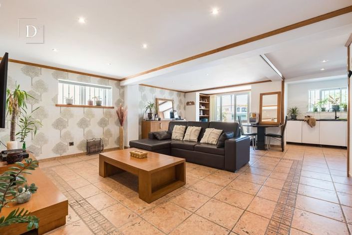 Image No.3-3 Bed House for sale