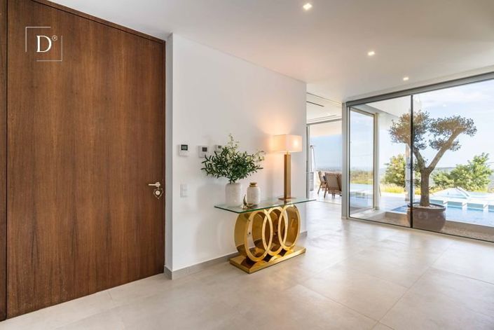 Image No.17-4 Bed House for sale