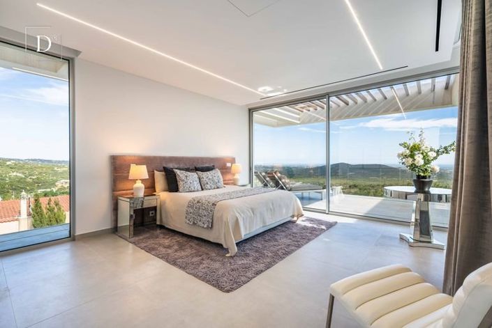 Image No.19-4 Bed House for sale