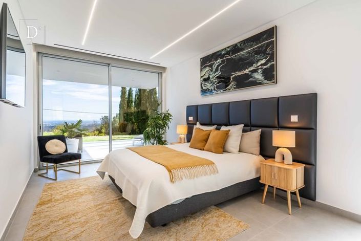 Image No.38-4 Bed House for sale