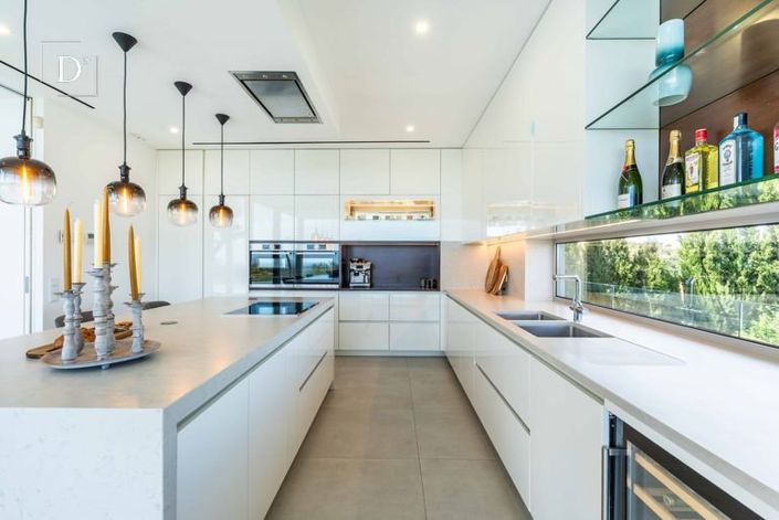 Image No.4-4 Bed House for sale