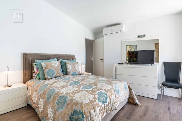 Image No.21-3 Bed House for sale