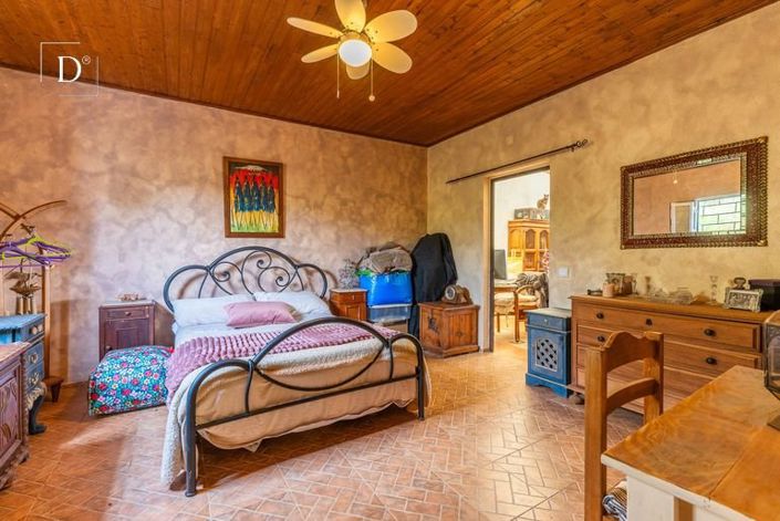 Image No.27-3 Bed House for sale