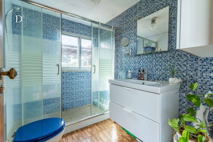Image No.8-3 Bed House for sale