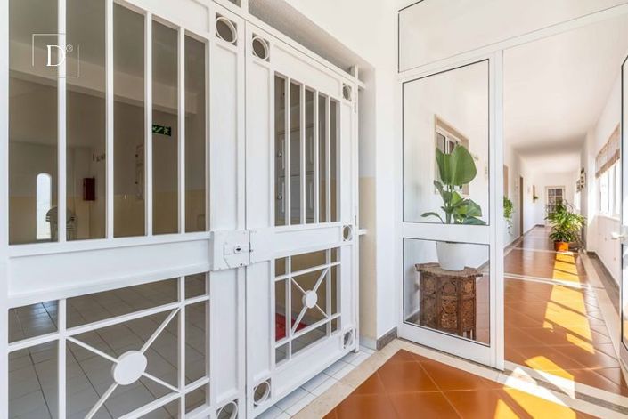 Image No.24-3 Bed Apartment for sale