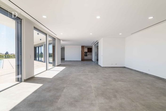 Image No.14-4 Bed House for sale