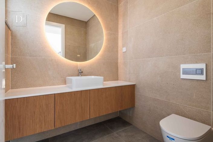 Image No.16-4 Bed House for sale