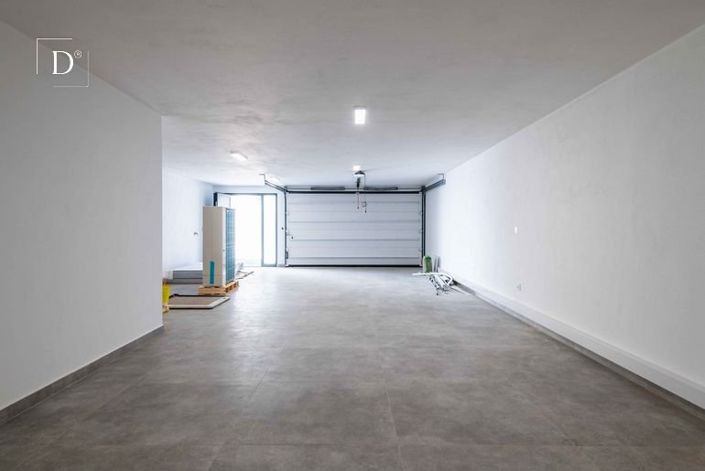 Image No.36-4 Bed House for sale