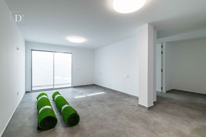 Image No.38-4 Bed House for sale