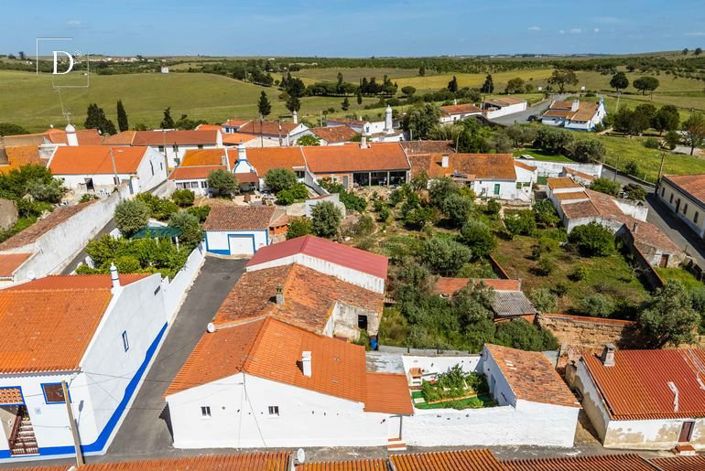 Image No.8-2 Bed House for sale