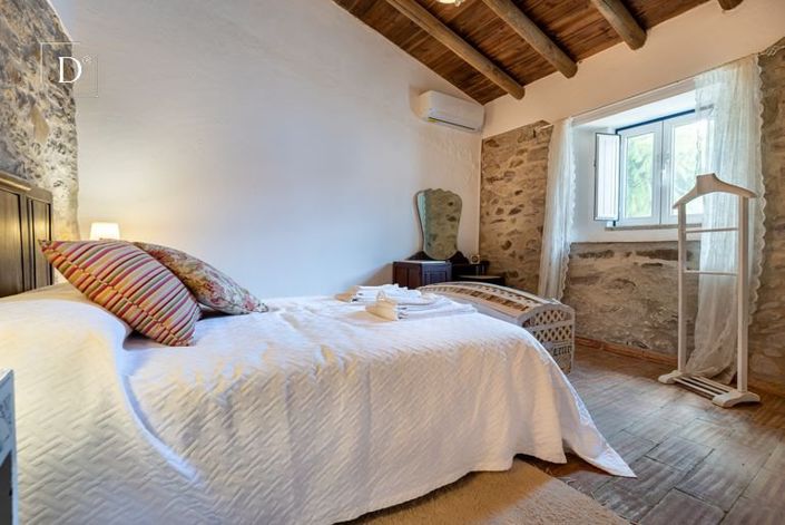 Image No.13-7 Bed Property for sale