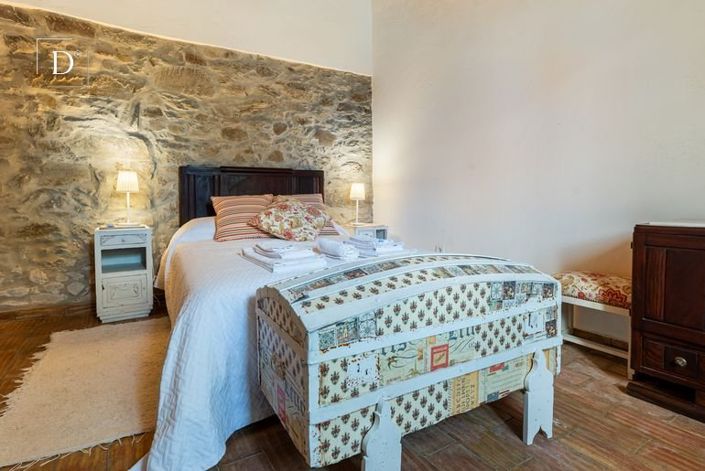 Image No.14-7 Bed Property for sale