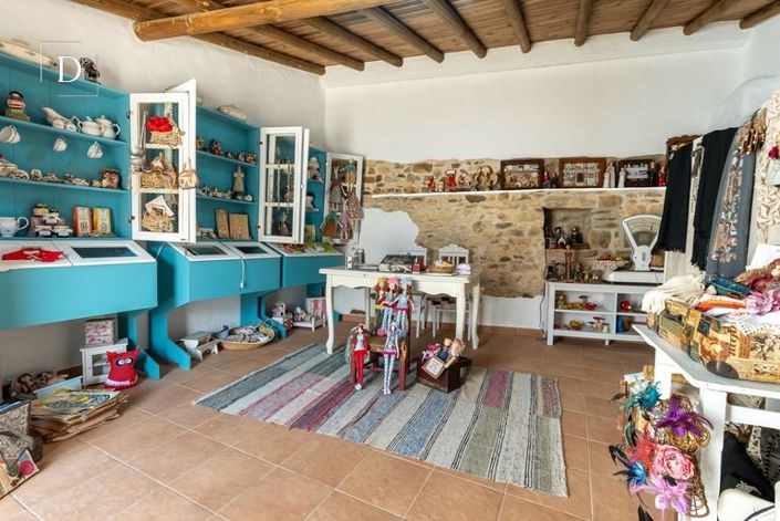 Image No.43-7 Bed Property for sale