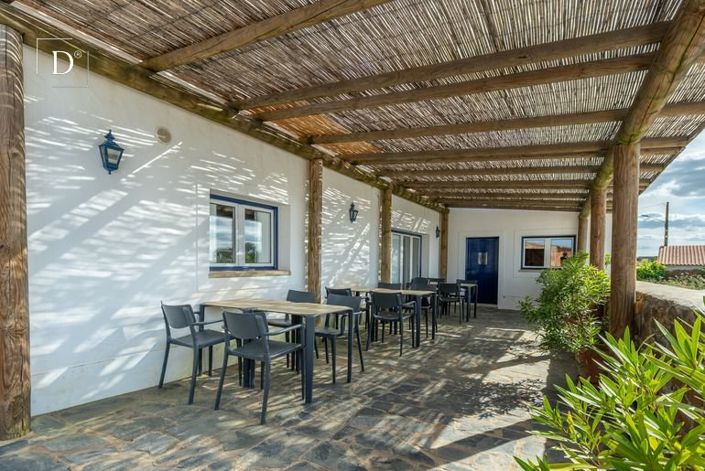 Image No.6-7 Bed Property for sale