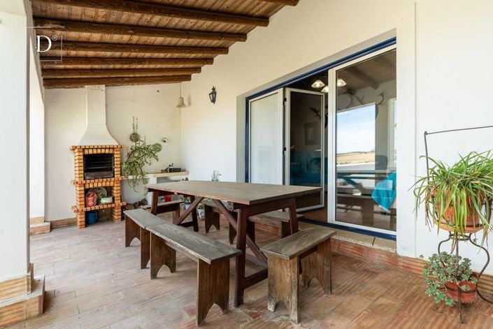 Image No.8-7 Bed Property for sale