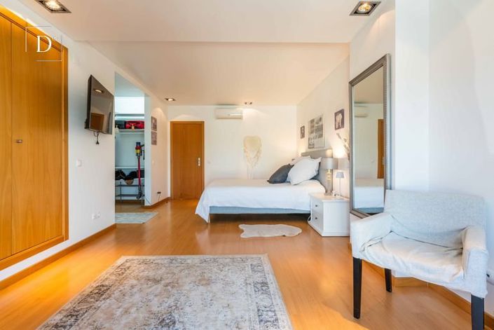 Image No.18-3 Bed Apartment for sale