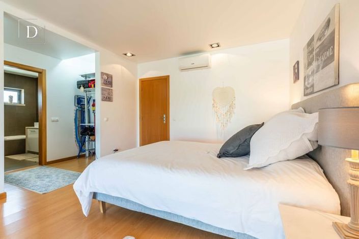 Image No.19-3 Bed Apartment for sale