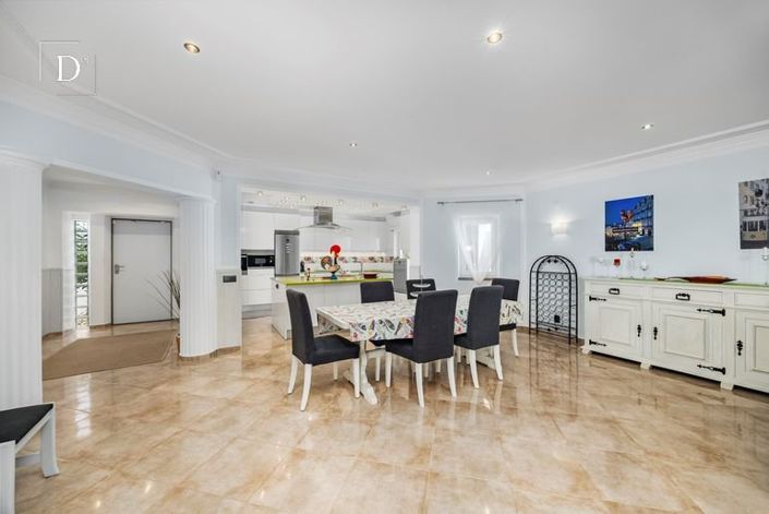 Image No.5-4 Bed House for sale