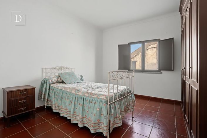 Image No.12-2 Bed House for sale
