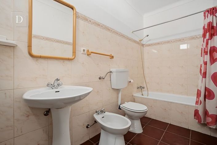 Image No.13-2 Bed House for sale