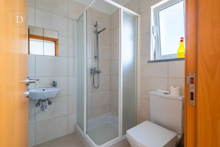Image No.16-4 Bed House for sale