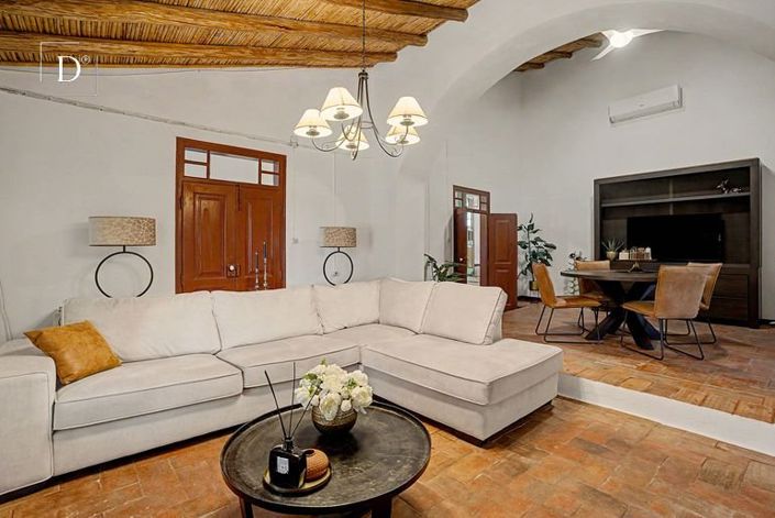 Image No.24-4 Bed House for sale