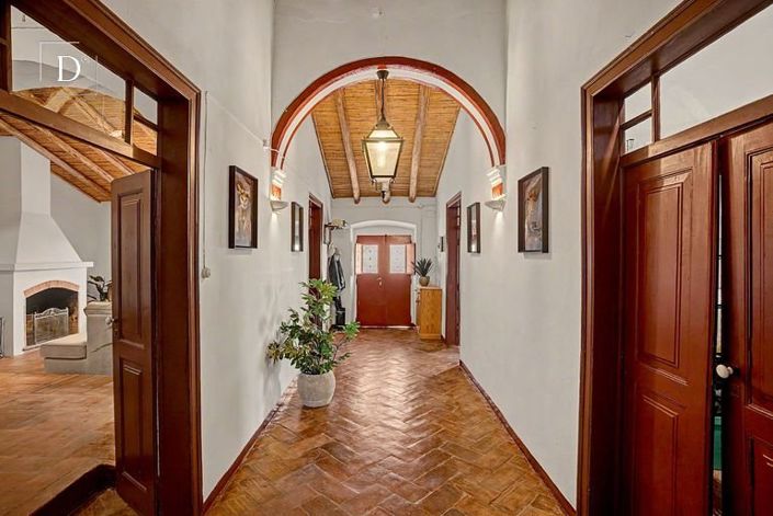 Image No.8-4 Bed House for sale