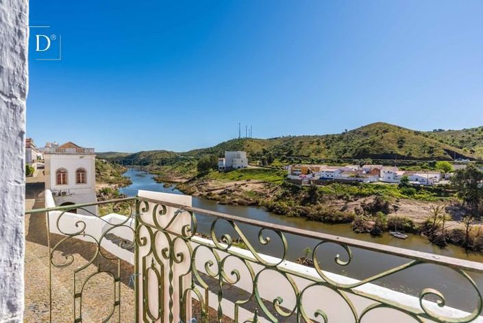 Image No.4-7 Bed Property for sale