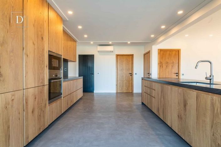 Image No.11-5 Bed House for sale