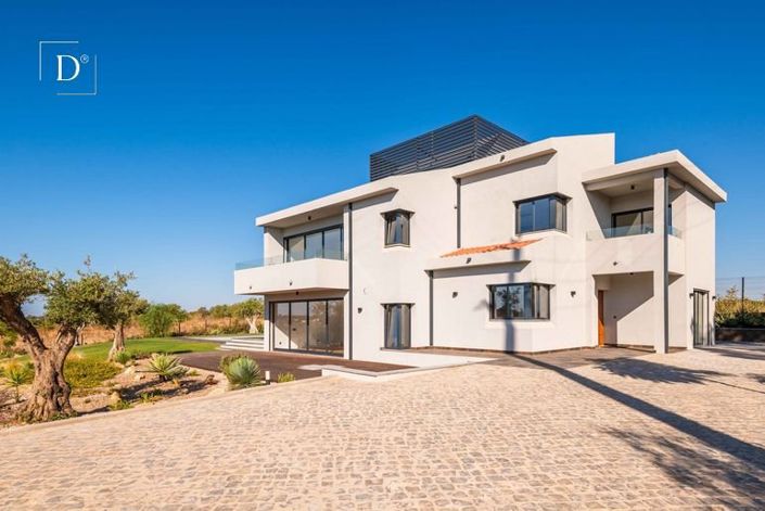 Image No.14-5 Bed House for sale