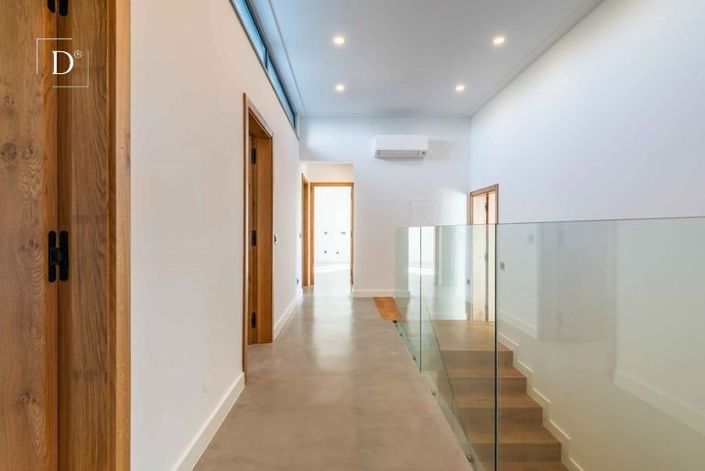Image No.26-5 Bed House for sale