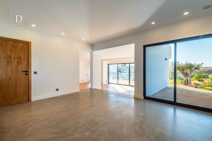 Image No.31-5 Bed House for sale
